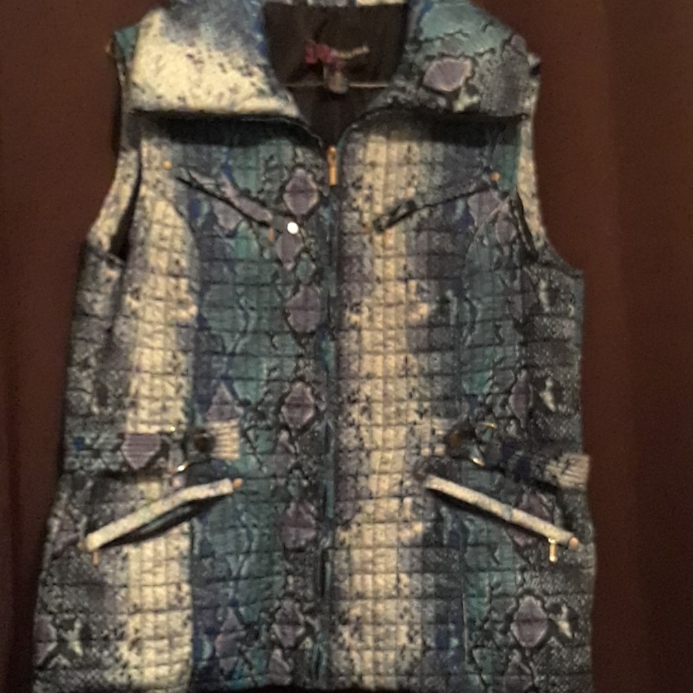 Peck & Peck Vest.
